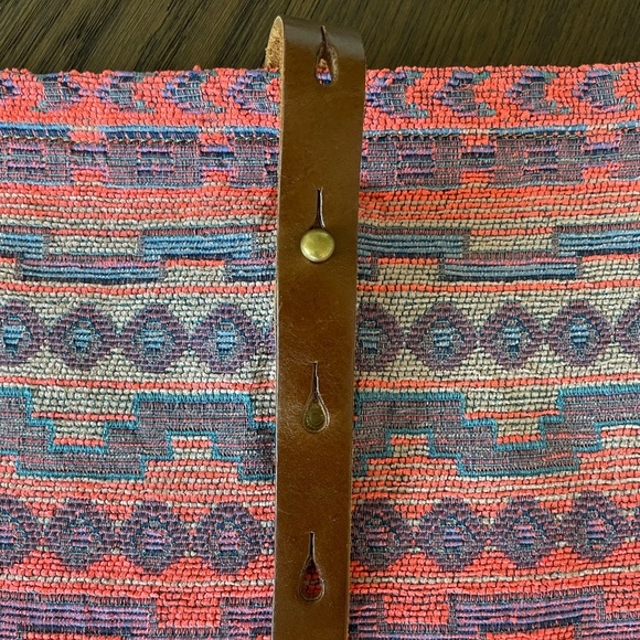 The Same Direction (TSD Brand) Crossbody Aztec Bag - Picture 3 of 9